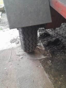 Přívěs s krycí plachtou + sítí. Nové duše a pneumatiky - 6