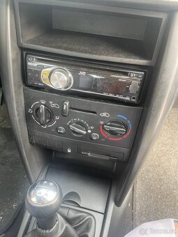 Peugeot 207 1.4i 54kw na opravu - 6