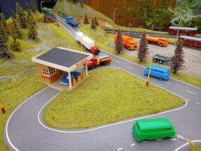 Prodám kolejiště TT plně funkční dva  okruhy - 6