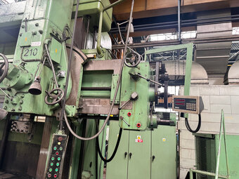 karusel dvoustojanový TOS SK 25 - 6