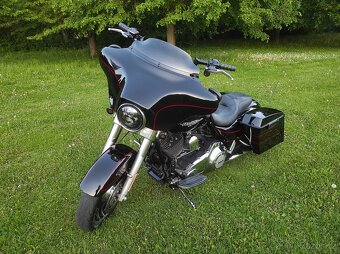 HARLEY DAVIDSON FLHX Street Glide - 6