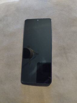 Prodám půl roku starý telefon redmi A3 - 6