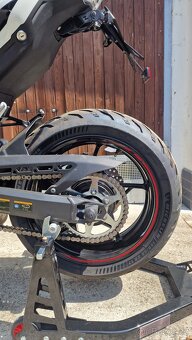 Kawasaki Z900 (2022) - 6
