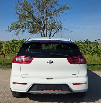 Kia Niro 1.6 GDi 77/KW105 koní Hybrid - Benzín R.V.09/2016 - 6