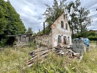 Zbořeniště domu - stavební parcela 3 km od města Červený Kos - 6