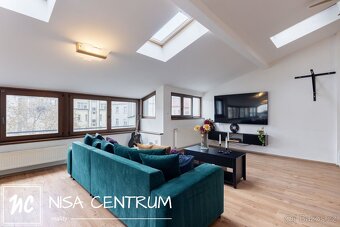 Prodej atypického podkrovního bytu 260 m² v Praze - Vinohrad - 6