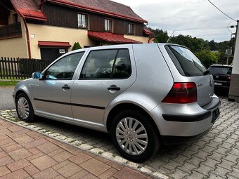Volkswagen Golf 1.6i 16V 77kW CLIMATRONIC - 6