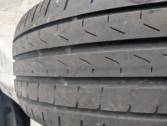 Pneu Pirelli 215/60/16 - 6