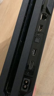 Playstation 4 Pro - 6