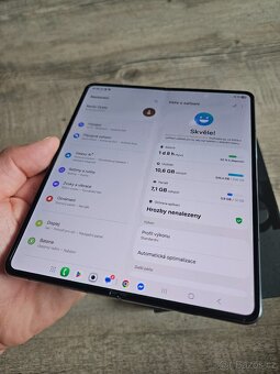 Samsung Galaxy Z Fold 4 - 6