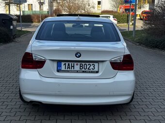 BMW Řada 3 E90 320i 110kW Sedan Navi Aut. klima Šíbr ALU R18 - 6