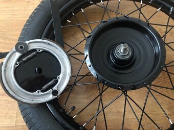 KOLA NA STARÝ MOTOCYKL ARIEL 500 PO RENOVACI - 6