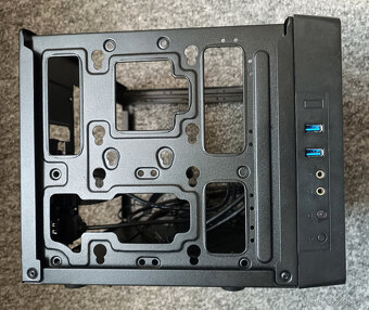 case Cooler Master Elite 110 Mini-ITX, zdroj a USB-C bracket - 6