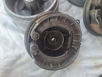 Jawa 250 350 Panelka - náboje kol + brzdové štíty - 6