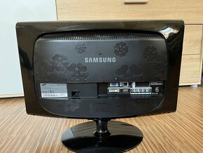 Televize/monitor - 6