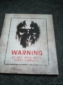 Prodám Artbook a nositelnou masku (Black Mask) - 6