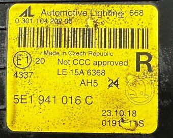 Pravý přední halogen 5E1941016C Škoda Octavia 3 FL r.v. 2019 - 6