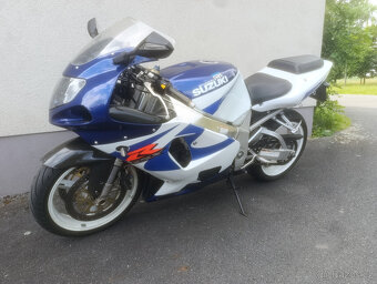 SUZUKI GSX-R 750 - 6