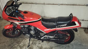 Honda CBX 750F - 6
