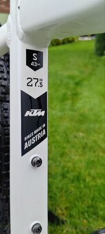 Dámské horské elektrokolo KTM
39 900 Kč
v Dolany



 - 6