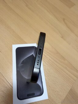 iPhone 15 Pro 128 GB – výborný stav - 6