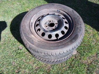 Prodám disky obuté na Toyota Corolla - 6