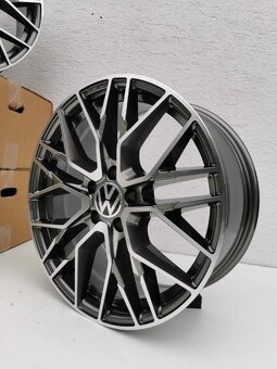 Škoda Kodiaq, Vw Passat alu kola 8x18 5x112 ET45 - 6