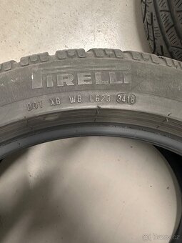 2x PIRELLI SOTTOZERO WINTER 240 S.II 235/45/18 - 6