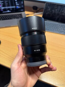 Sony 85mm f/1.8 - Perfektní stav - 6