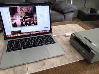 SONY DSR 11 - 6