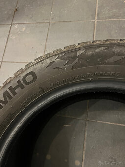 Téměř nejeté zimní pneu KUMHO - 225/55 R17 101V - 6