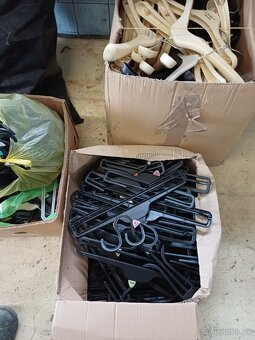 Věšáky na oblečení - 6