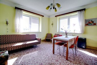 Rodinný dům 5+1 s krásnou zahradou 1337 m2, obec Dobřenice. - 6
