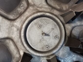 Poklice originál Peugeot 16" - 6