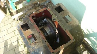 Rozvodovka + blok hydrauliky na Zetor 4011 - 5648 - 6