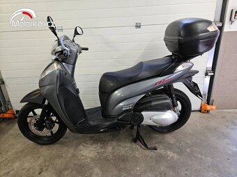 Honda SH 300i - 6