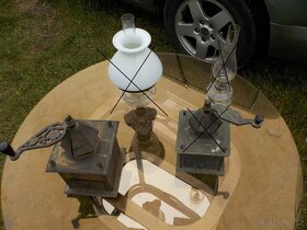 Starožitný mosazný a bakelitový mlýnek na kávu - 6