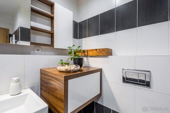 Pronájem bytu 2+kk se zahradou a garážovým stáním - 6