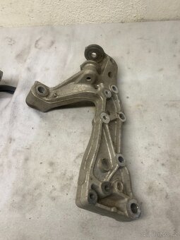 ŠKODA OCTAVIA 2 2004-2013 - KONZOLE PŘEDNÍCH RAMEN - 6