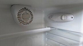 Lednice s vnitřním ventilátorem Amica  (247 l  objem užitný - 6