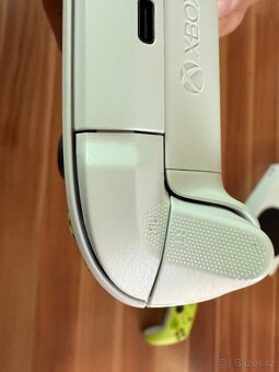 Xbox series s 512gb + 2 ovladače - 6