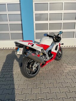 Yamaha YZF R1 - 6