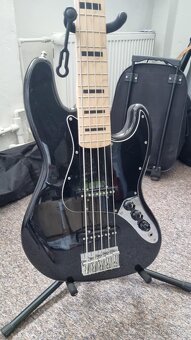 Prodám Fender Affinity ACT Jazz Bass V BKM - 6