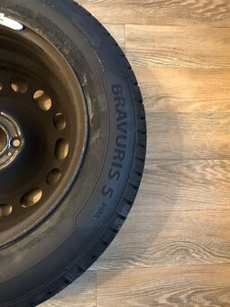 Prodám letní pneum. Barum Bravuris 195/65 R 15 T - 6