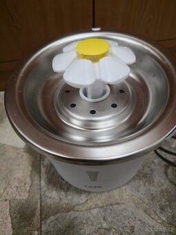 Dávkovač + fontána na vodu - 6