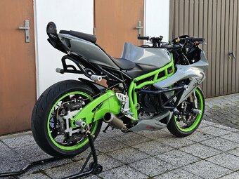 Suzuki GSX-R 750 K7 Stunt - 6