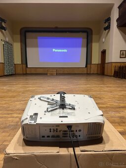 Panasonic PT-EZ590 + ET-ELT30 - 6