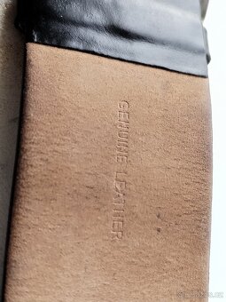 Calvin Klein manžetové hodinky
Černá kůže - 6
