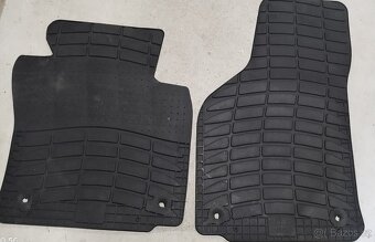 Prodám  sadu gumových autokoberců ŠKODA OKTAVIA - 2 - 6