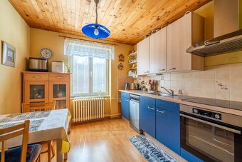 Prodej rodinného domu s dvěma bytovými jednotkami 3+1, 280 m - 6